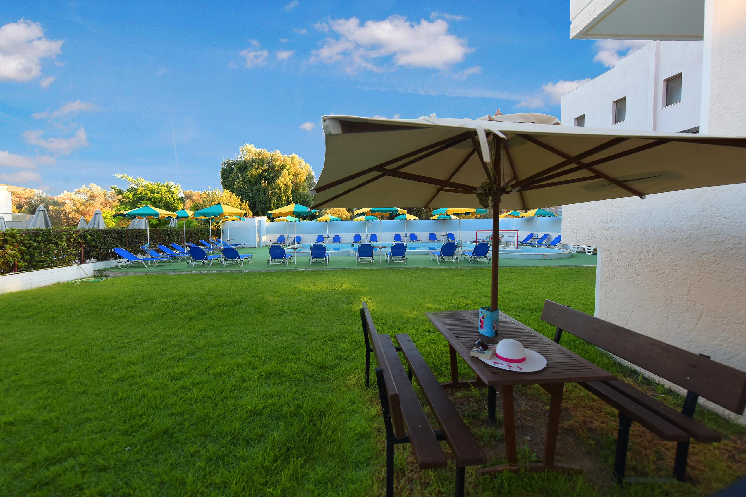 إياليسوس Anixis Hotel & Apartments المظهر الخارجي الصورة
