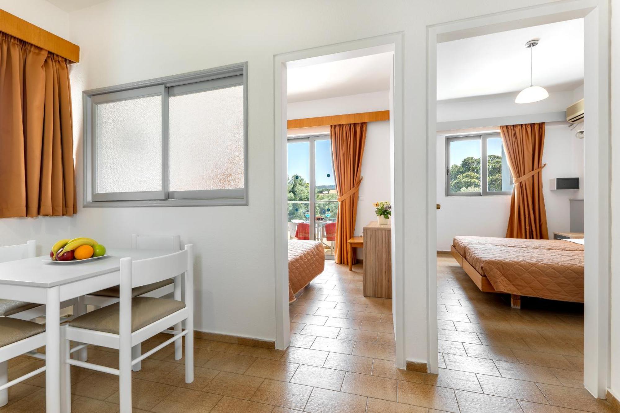 إياليسوس Anixis Hotel & Apartments المظهر الخارجي الصورة
