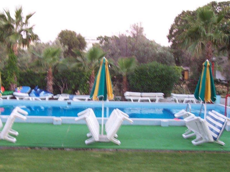 إياليسوس Anixis Hotel & Apartments المظهر الخارجي الصورة