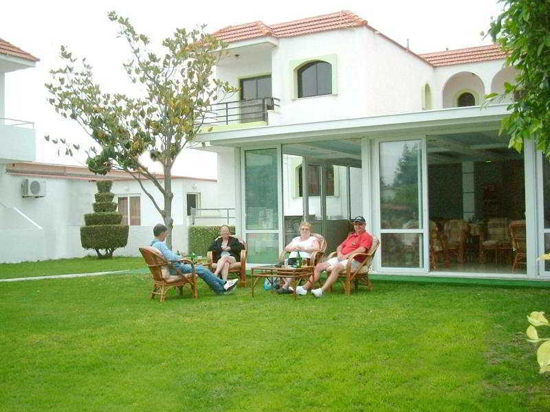 إياليسوس Anixis Hotel & Apartments المظهر الخارجي الصورة